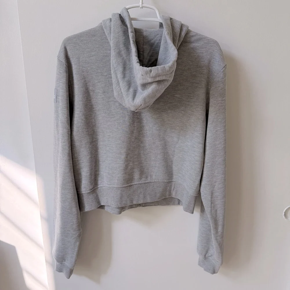 ALO Yoga Routine Cropped Zip Hoodie Jacket in Athletic Heather Grey - Picture 5 of 13